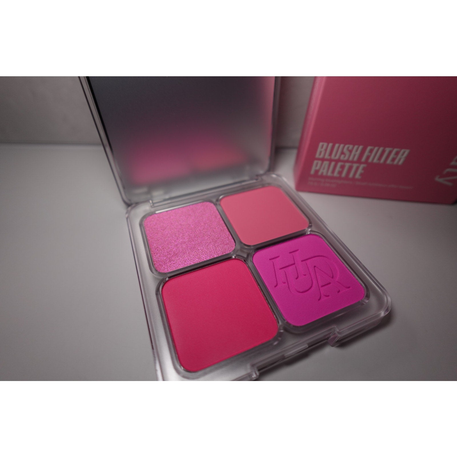 Huda Beauty Blush Filter Blurring Blushlighters Palette