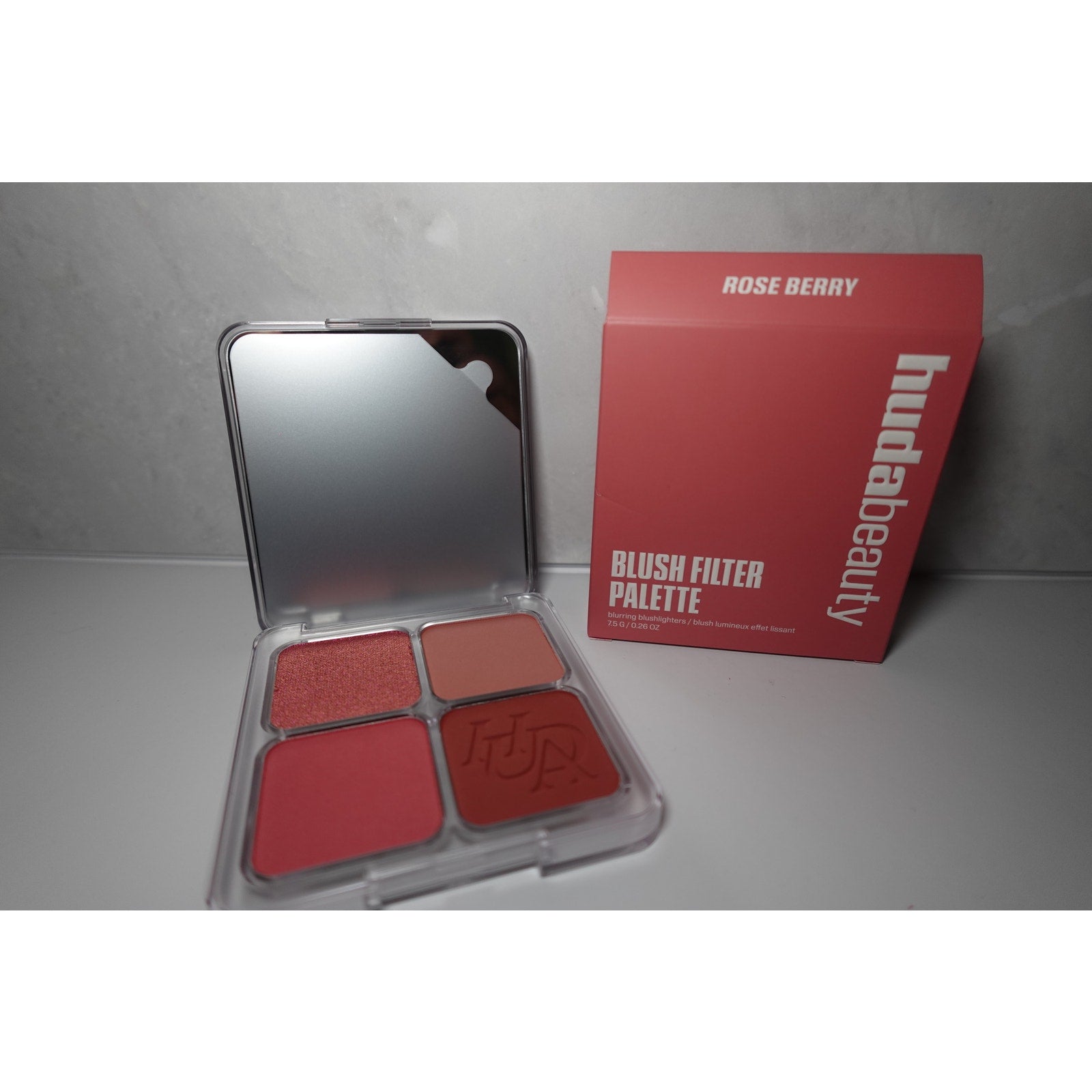Huda Beauty Blush Filter Blurring Blushlighters Palette
